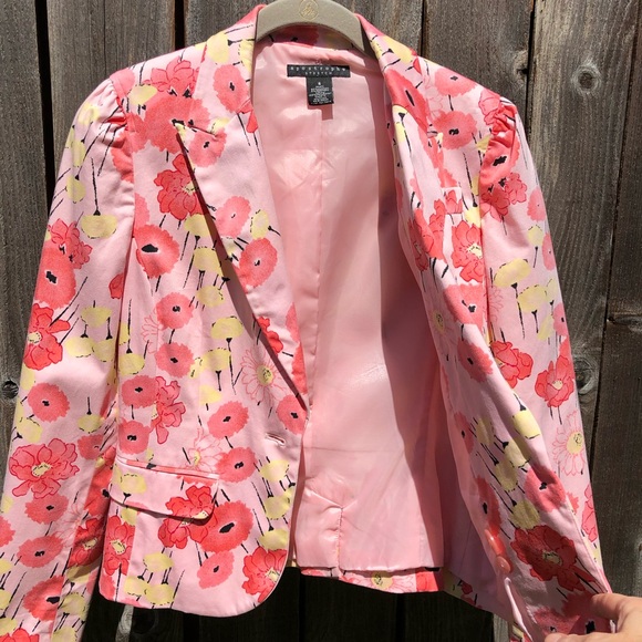 Apostrophe Stretch one button floral blazer size 4 - Picture 3 of 16